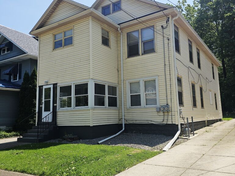 305 307 Exterior