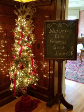 ECHS - Victorian Holidays Christmas Tree Photo