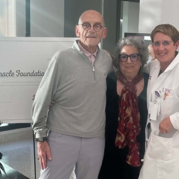 Bonnie Franklin Honors Dr. Mudge and Dr. Leah Cream at UPMC Hillman Cancer Center in York