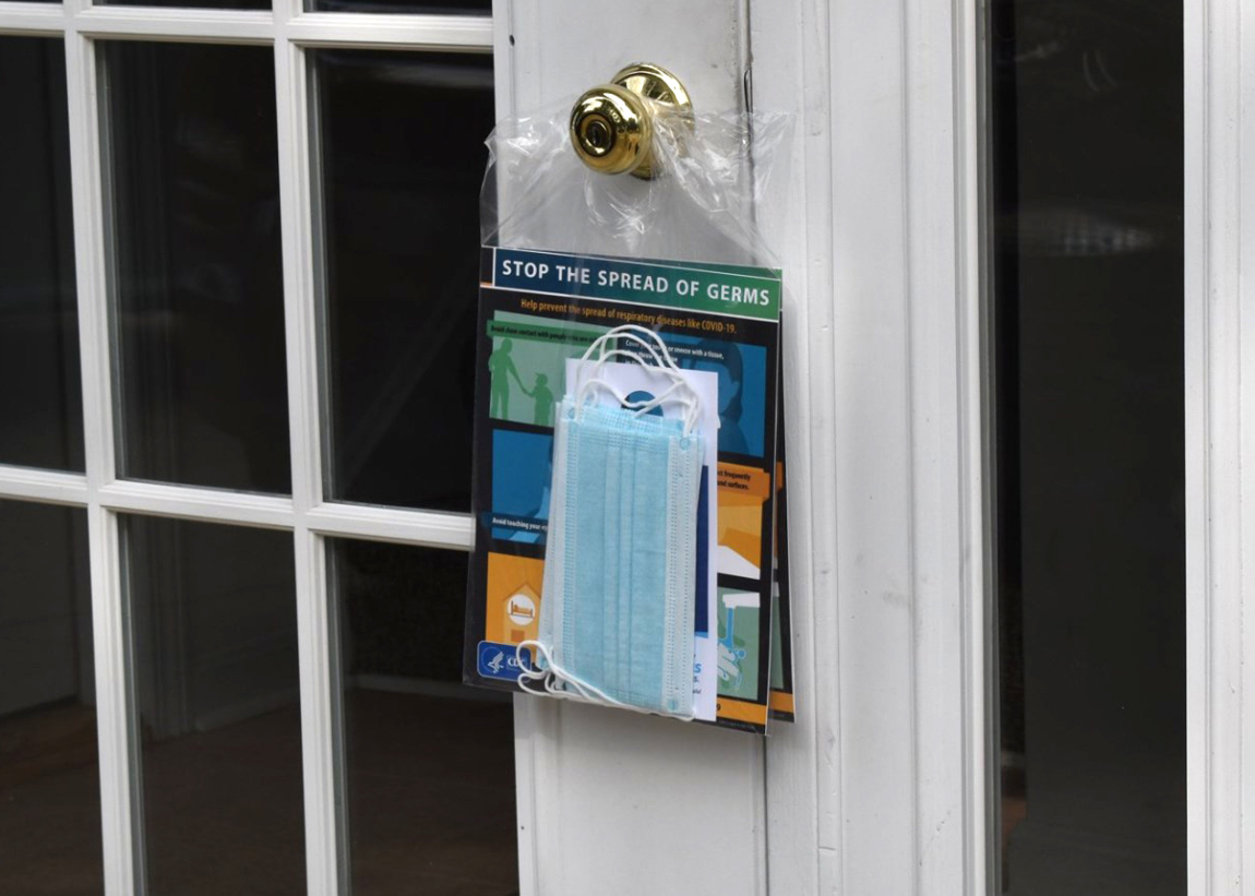 Doorhangers Neighborhood Canvas crop