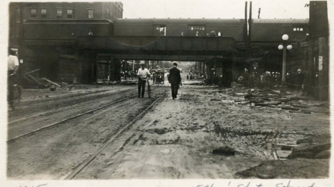 Erie circa 1915 - Flood damage at 15th and State St