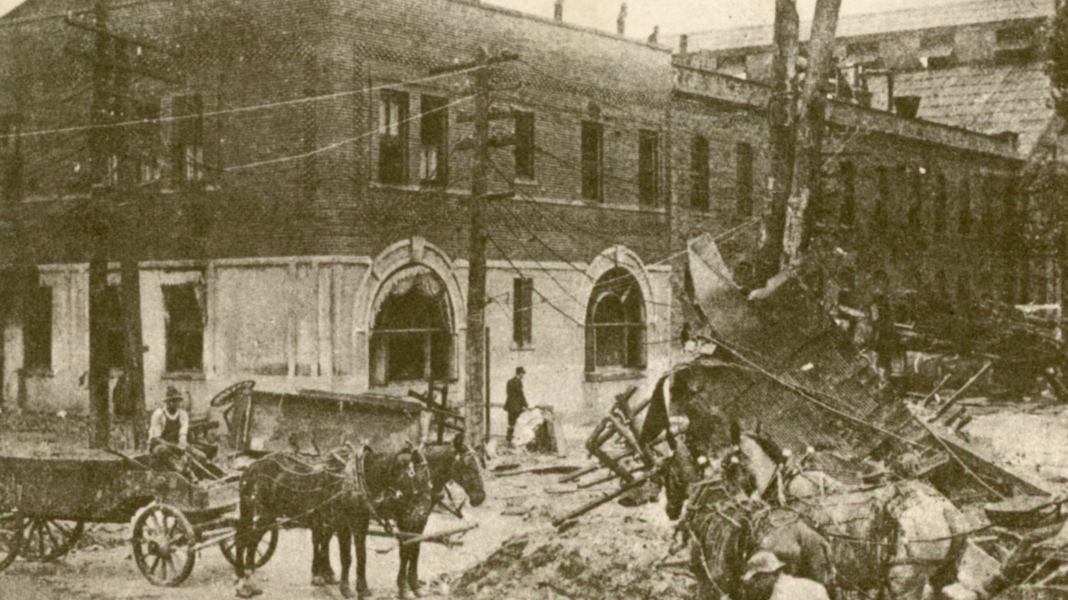 Erie circa 1915 - Flood damage looking South on French from 12th St.