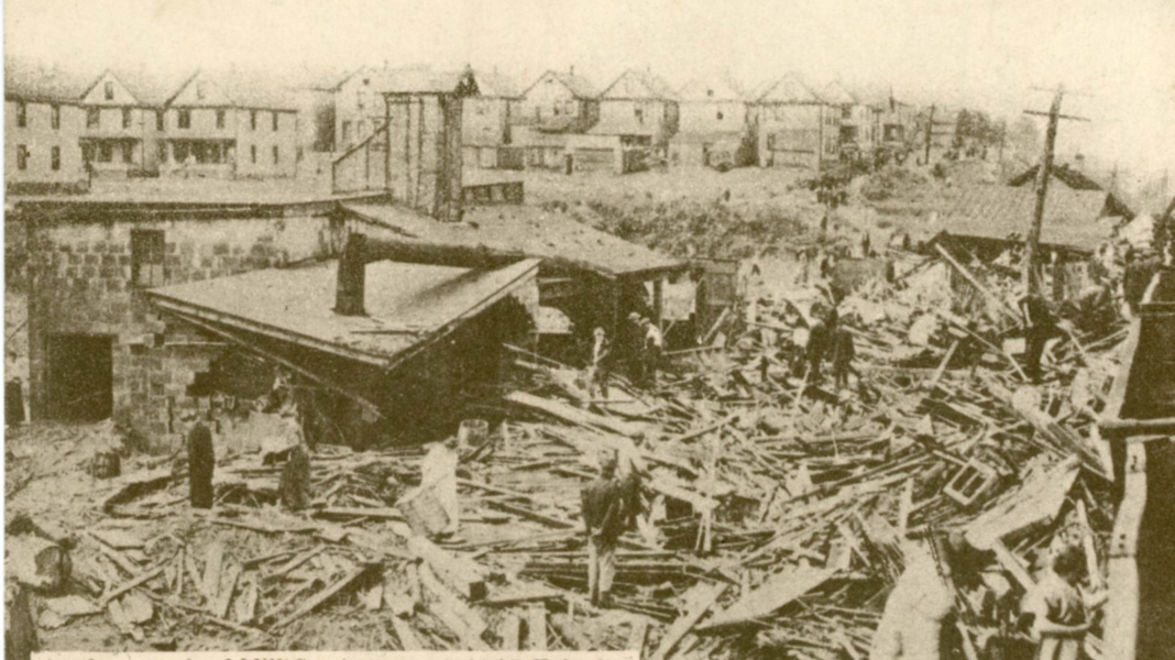 Erie circa 1915 - Flood damage at mouth of Mill Creek