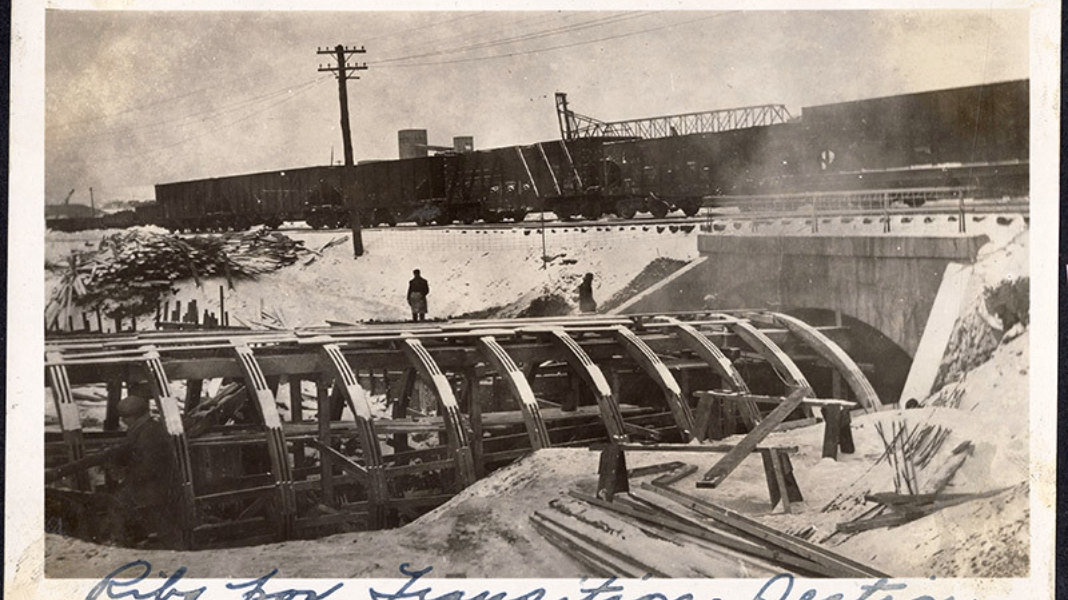 Ribs for transition section