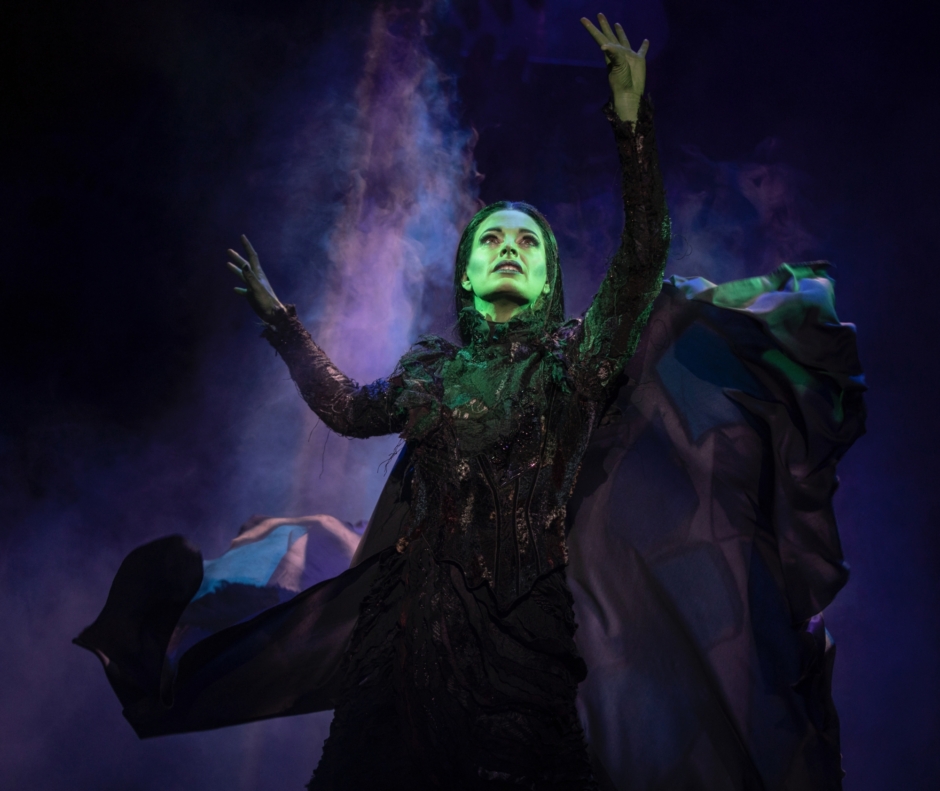 18 10wickedmunchkinland0289r