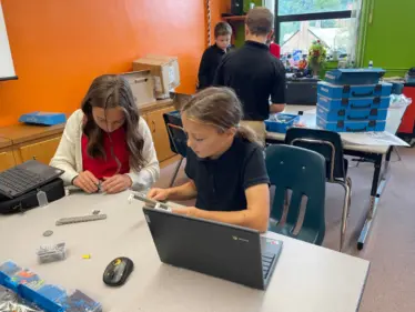 New Technology Innovates Learning for Elementary School Students