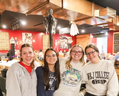 25 sb 2 wj pi beta phi volunteers
